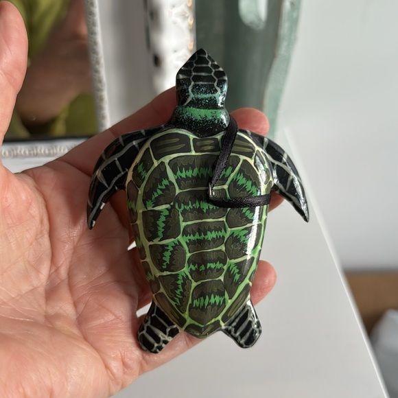 Artisan Made Wooden Turtle Ornament NWT - Picture 4 of 6